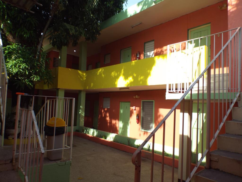 Tropical Court Inn New Kingston Bagian luar foto