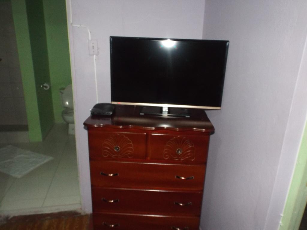 Tropical Court Inn New Kingston Ruang foto