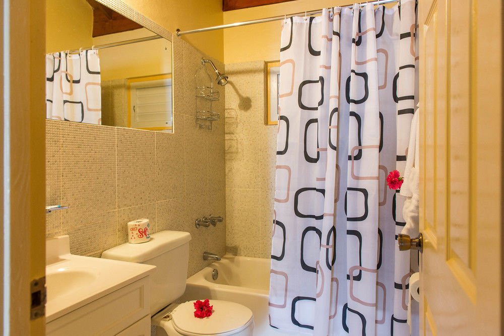 Tropical Court Inn New Kingston Bagian luar foto