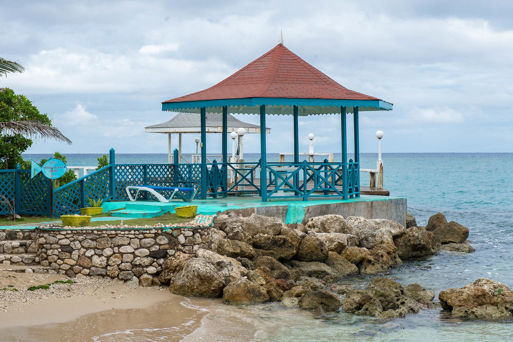 Tropical Court Inn New Kingston Bagian luar foto